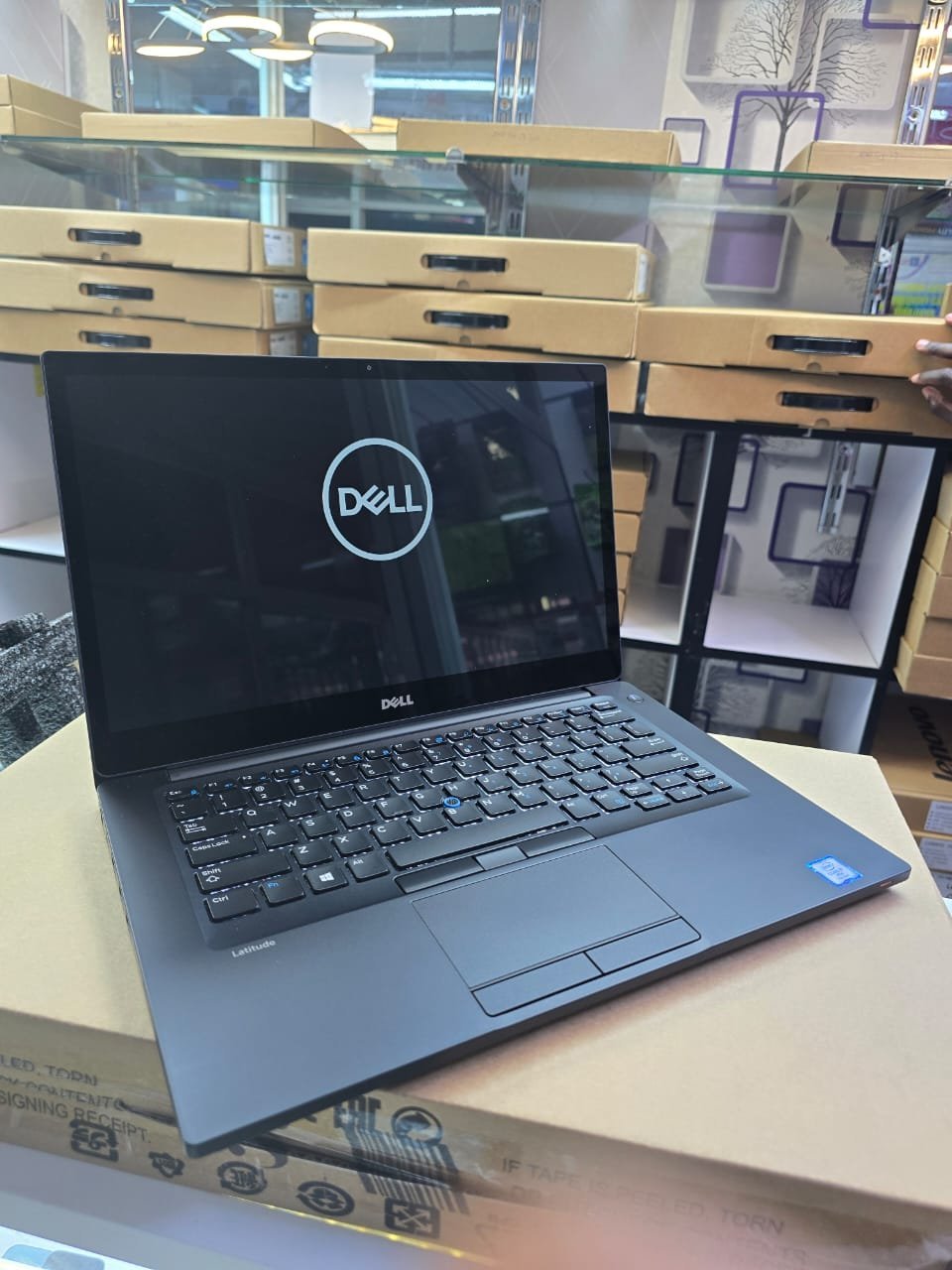 Dell Latitude 7480 Notebook Intel Core i7 6th Gen 8GB RAM 256GB SSD 14 Inch FHD Display