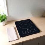 INDUCTION COOKER +FREE NON STICK 24 CM PAN INSIDE BLACK- RM/381