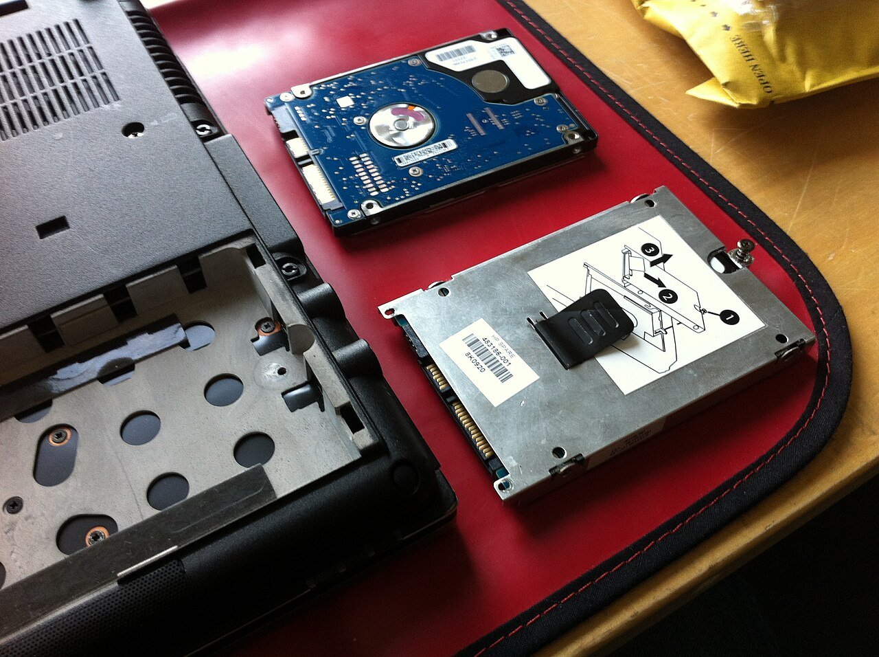 HP EliteBook 6930p disassembled reference laptop photograph, not the actual used unit