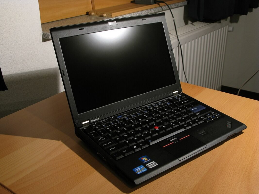 Lenovo ThinkPad X220 laptop reference image, actual used unit and battery may differ